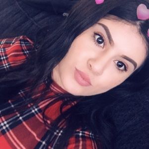 Meet your Posher, Yessica